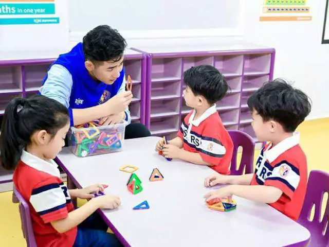 篮球教练如何帮助球员理解规则的重要性?_1